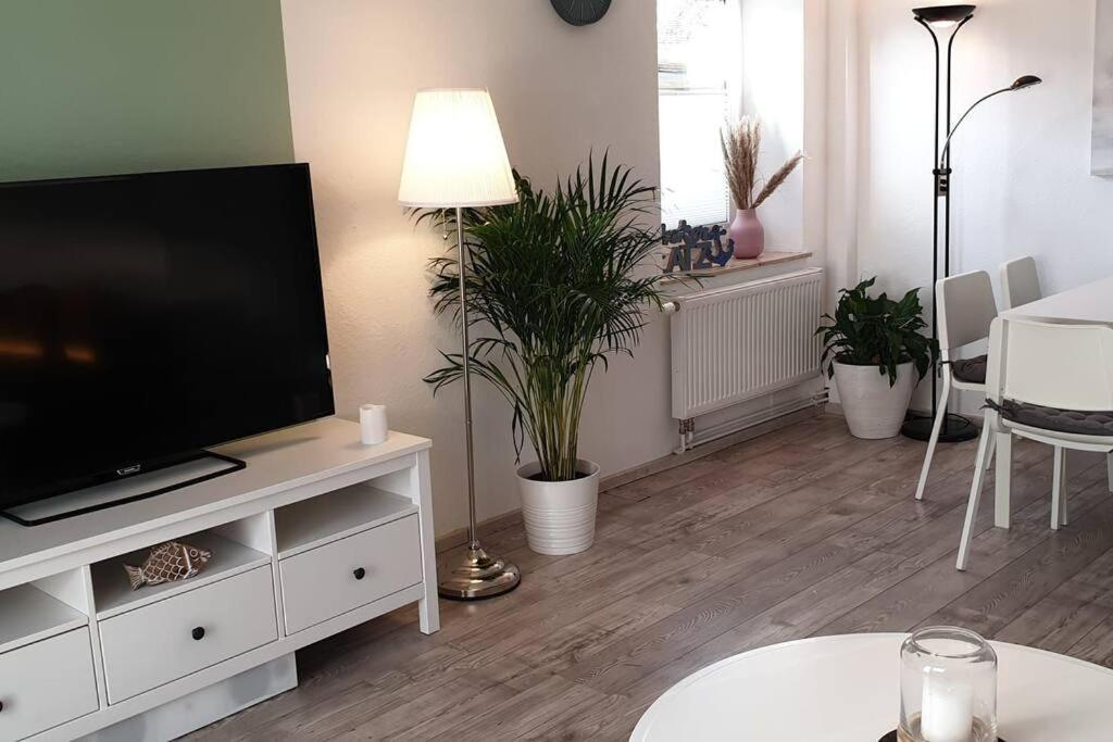 Charmante Haushaelfte Mit Garten Und Terrasse Flensburg Luaran gambar