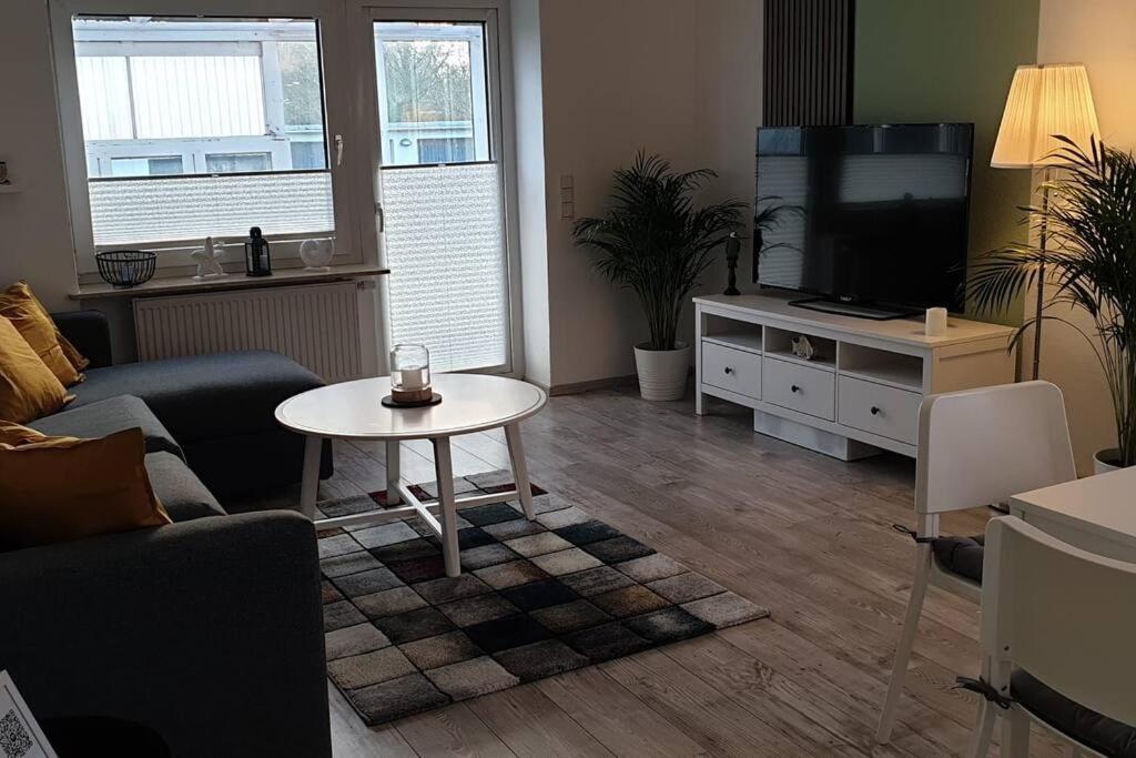 Charmante Haushaelfte Mit Garten Und Terrasse Flensburg Luaran gambar