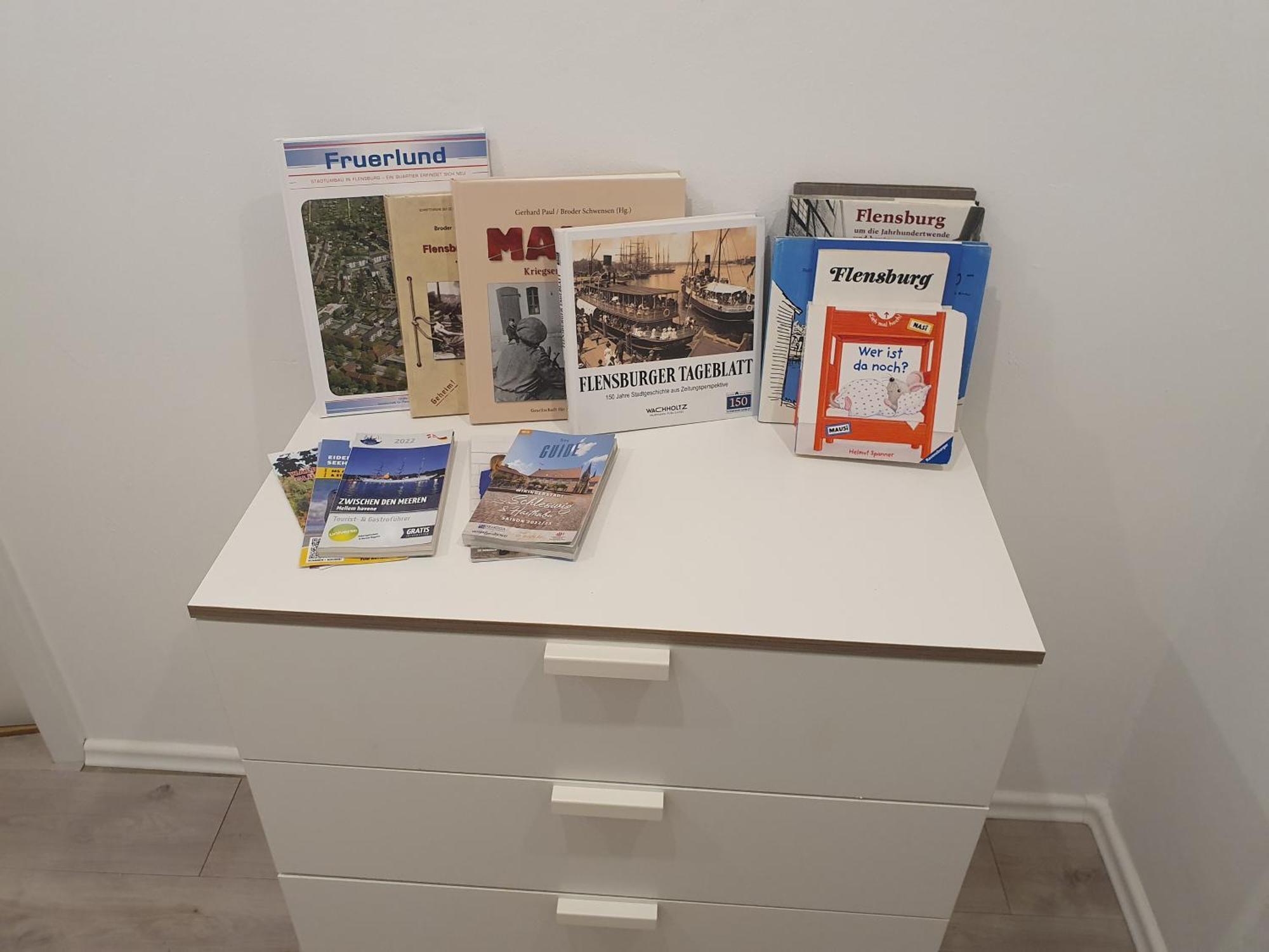 Charmante Haushaelfte Mit Garten Und Terrasse Flensburg Bilik gambar